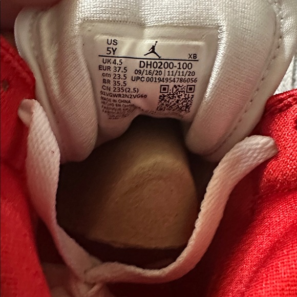 Jordan 1 Mid SE - Picture 4 of 5